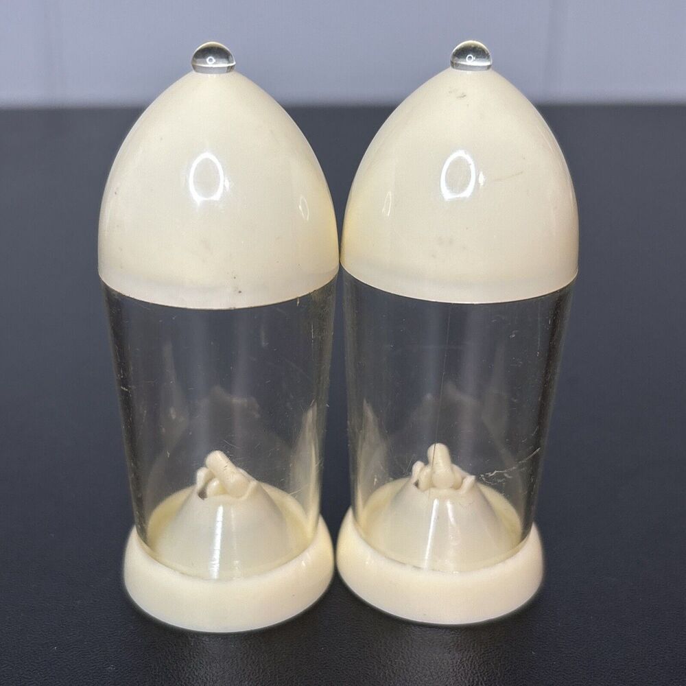 Mid Century Bullet Rocket Kasin Products Ball Point Plastic Salt Pepper Shakers